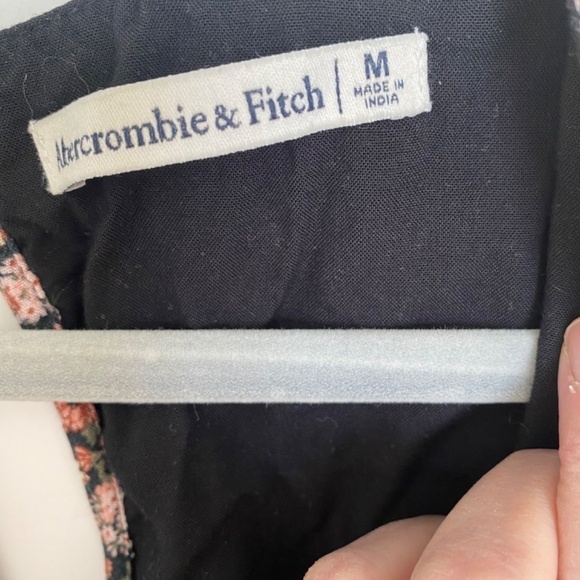Abercrombie & Fitch Floral Romper, Medium - Picture 4 of 8